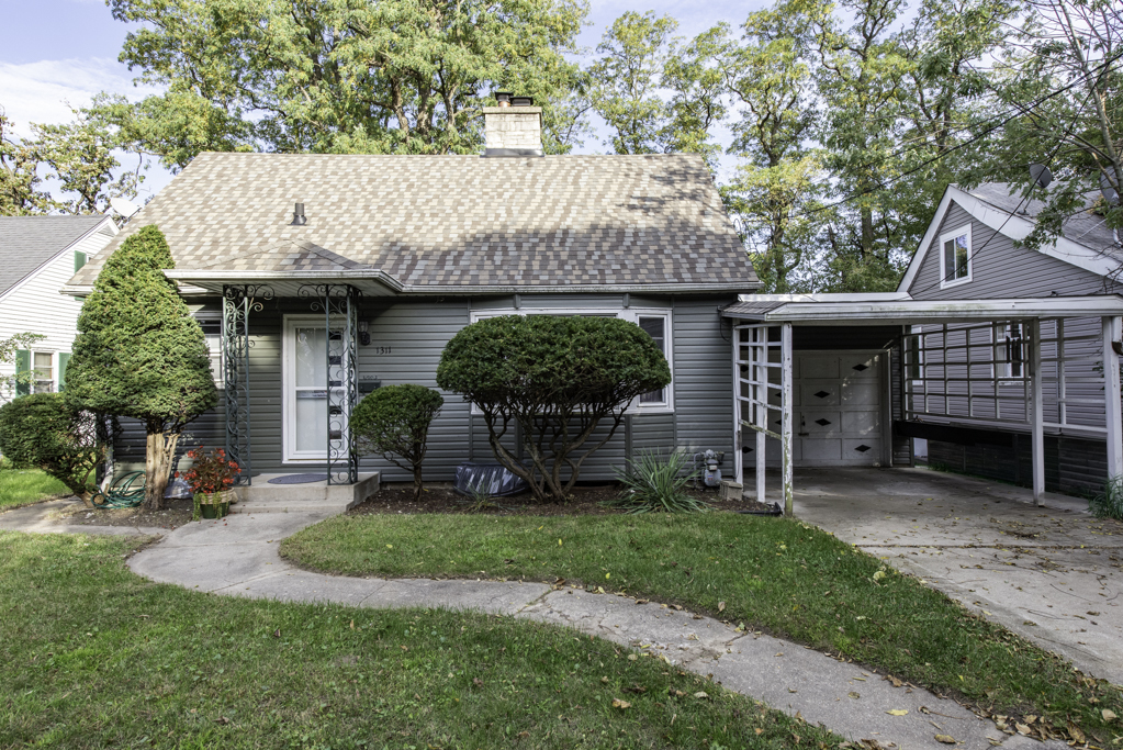 Home in Waukegan, IL 60085 — photo 3
