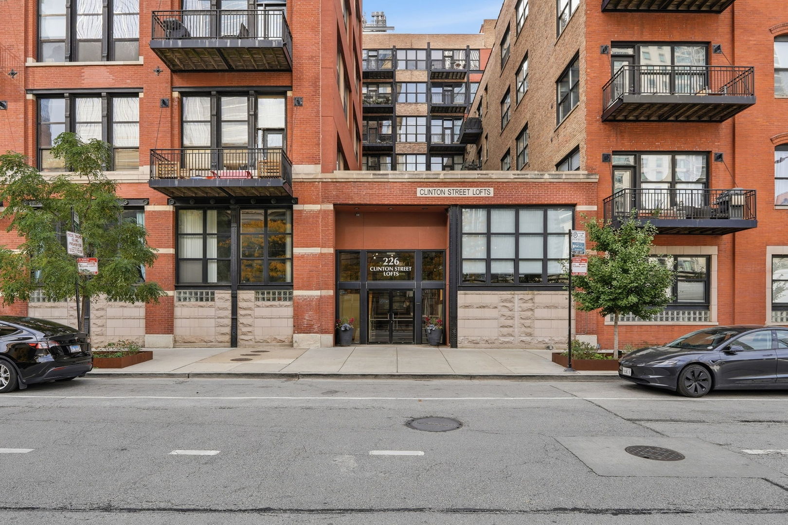 226 N Clinton Street Unit 101 — photo