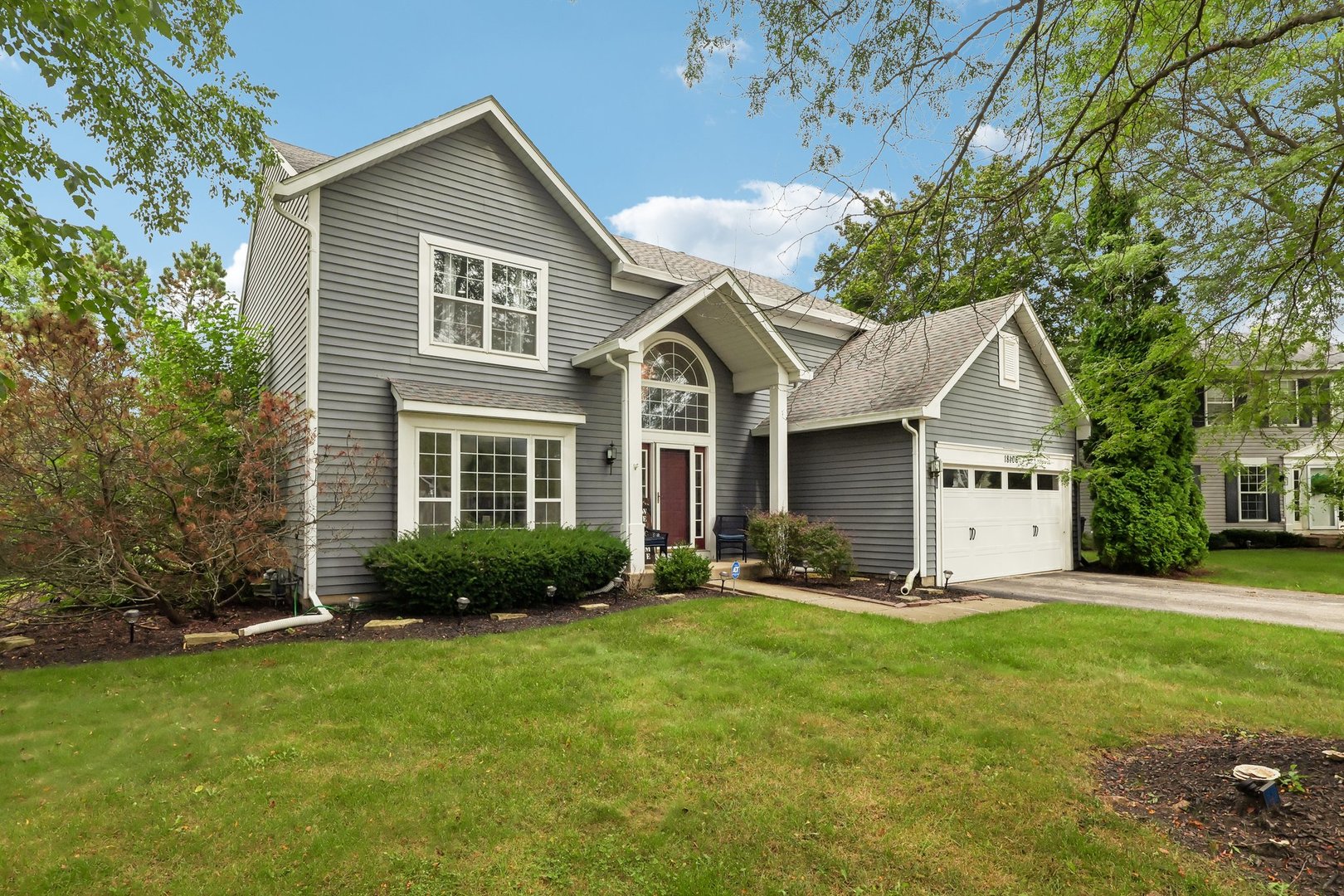 18106 W Hampshire Drive — photo