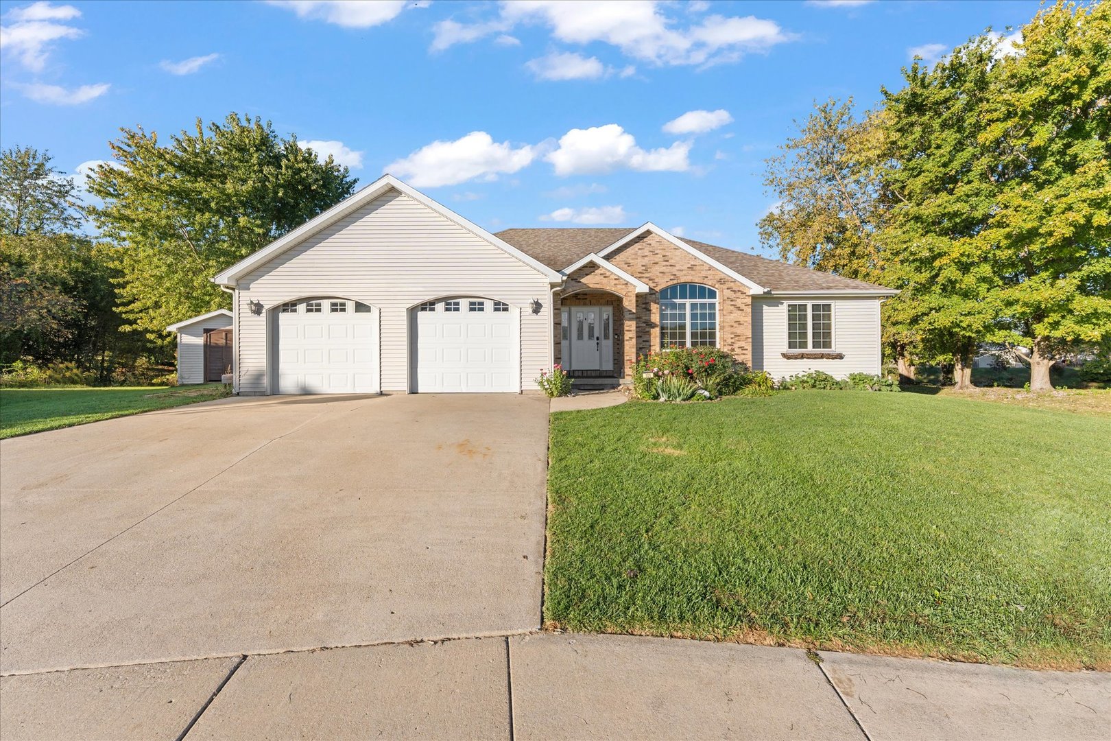 101 Red Bud Court — photo
