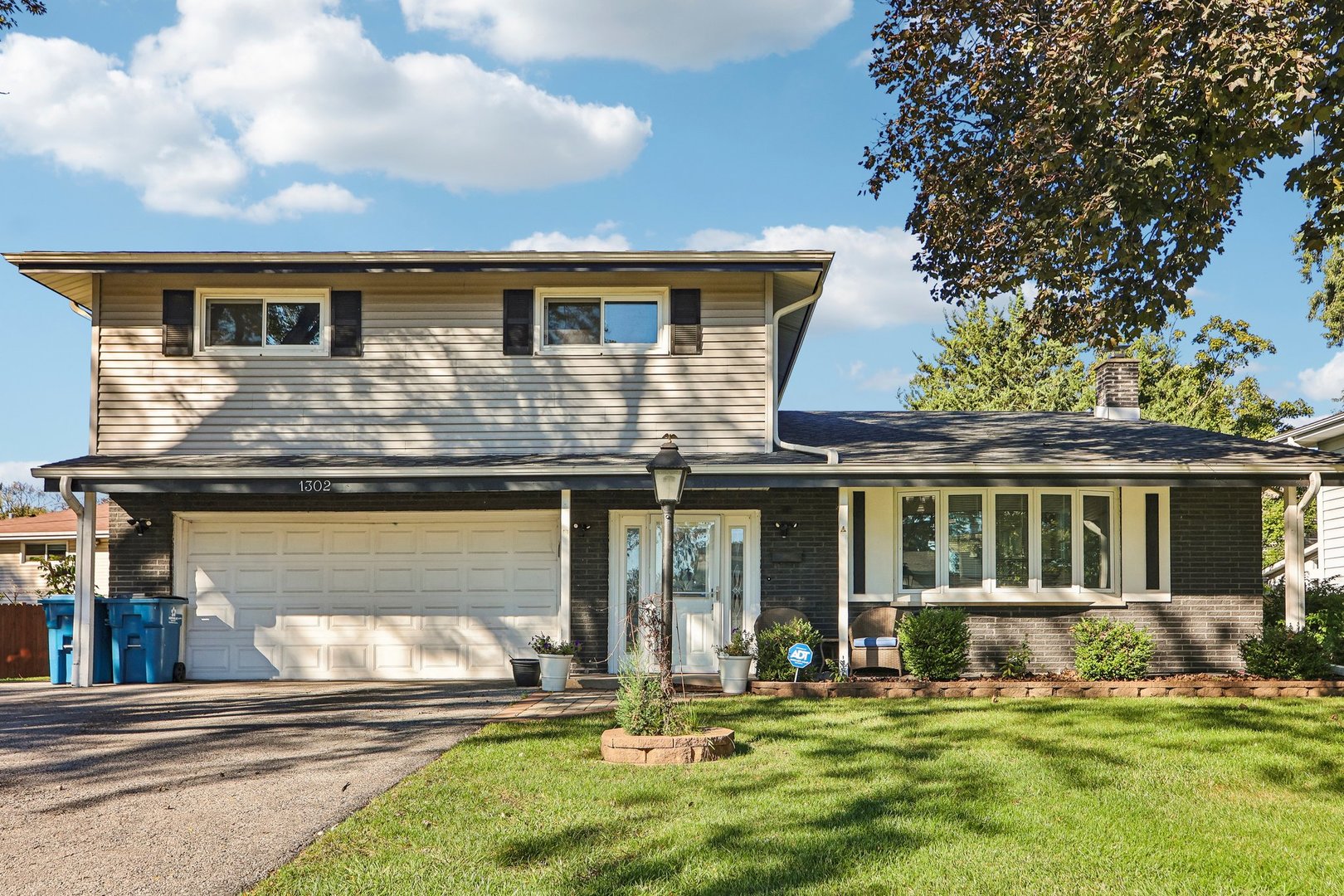 1302 E Greenwood Drive — photo
