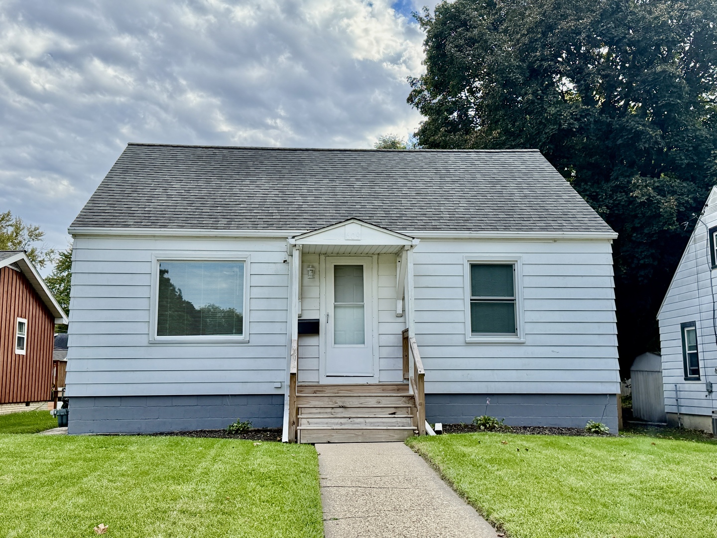 609 W 10th Street — photo