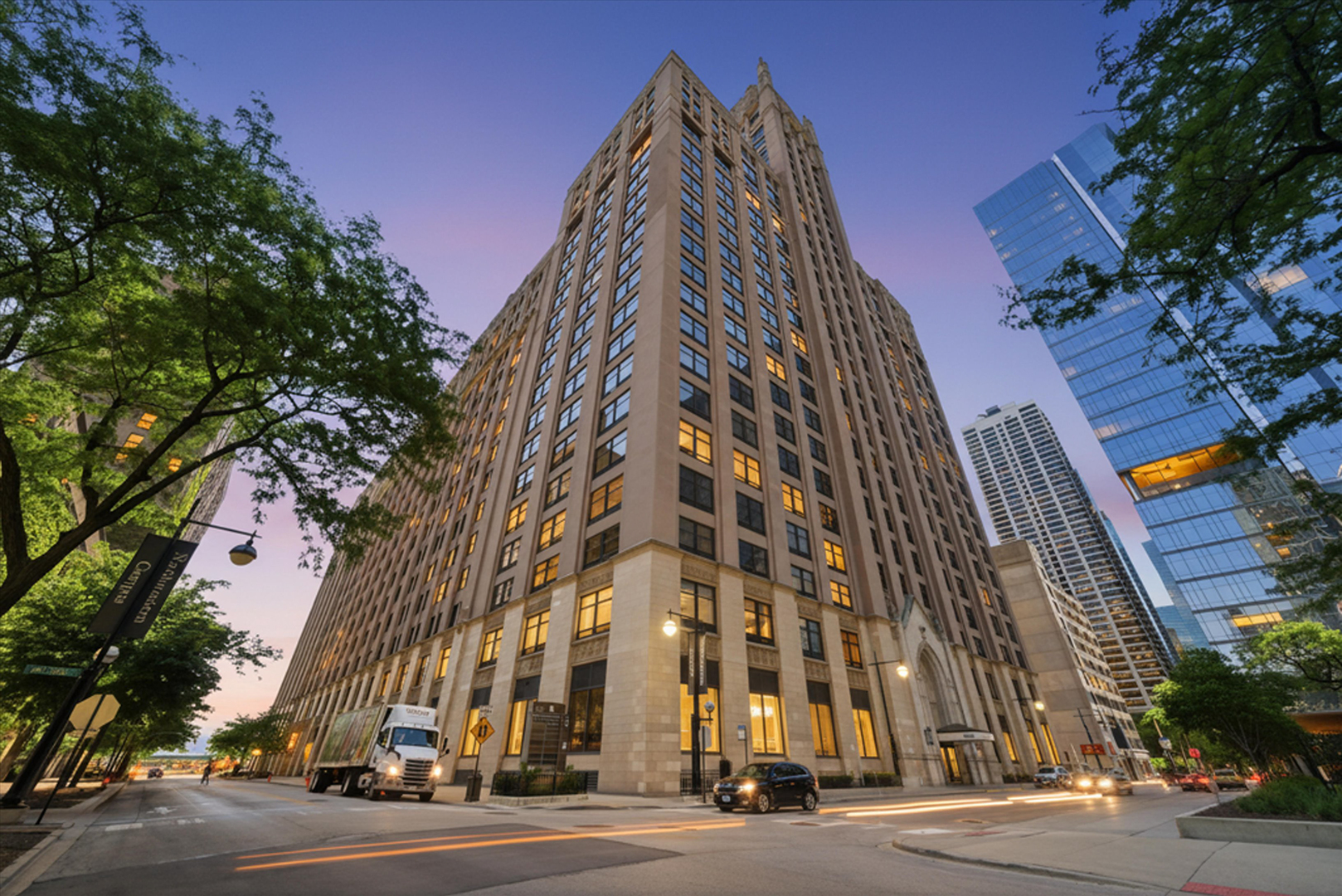 680 N Lake Shore Drive Unit 325 — photo