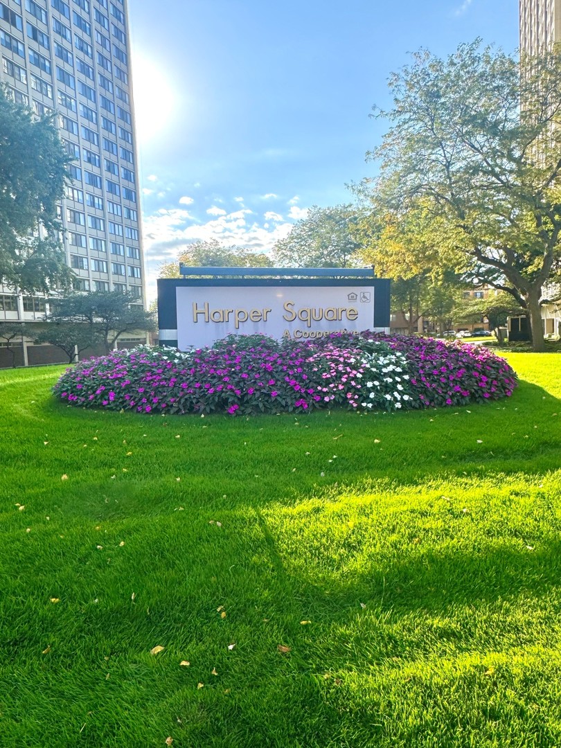 4800 S Lake Park Avenue Unit 306 — photo