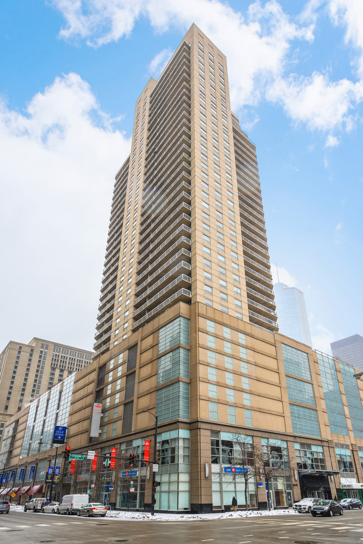 545 N Dearborn Street Unit 1503 — photo