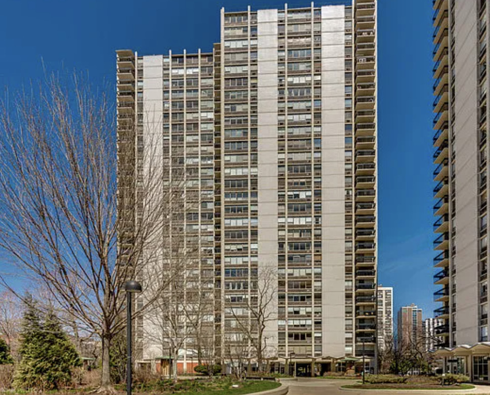 1360 N Sandburg Terrace Unit 303 — photo