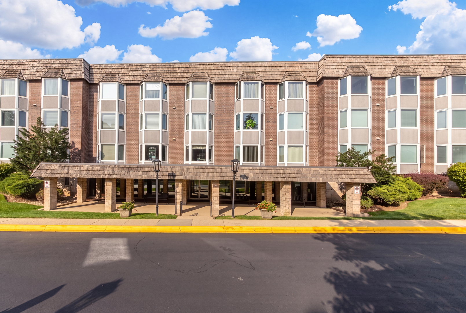 400 Ascot Drive Unit 3E — photo