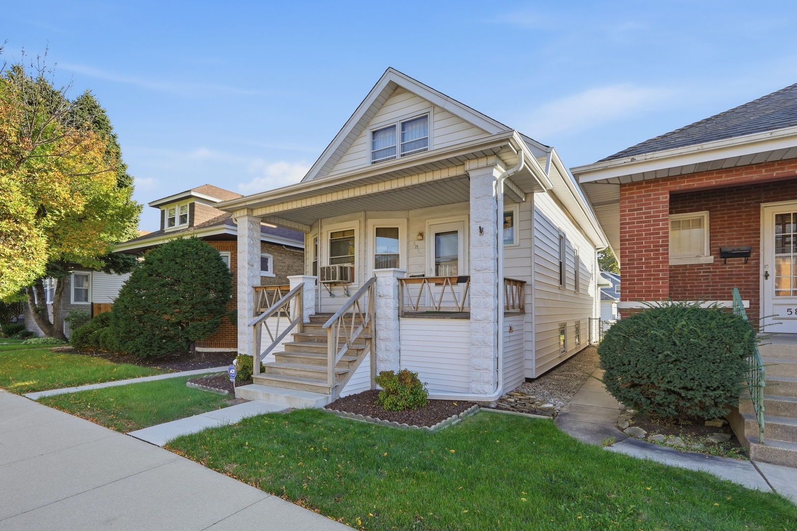 5851 W Addison Street — photo