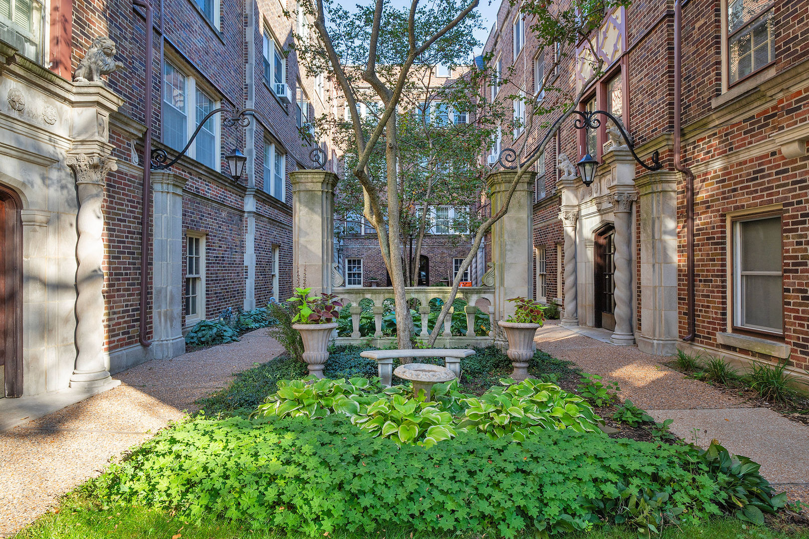 1219 Hull Terrace Unit 2C — photo