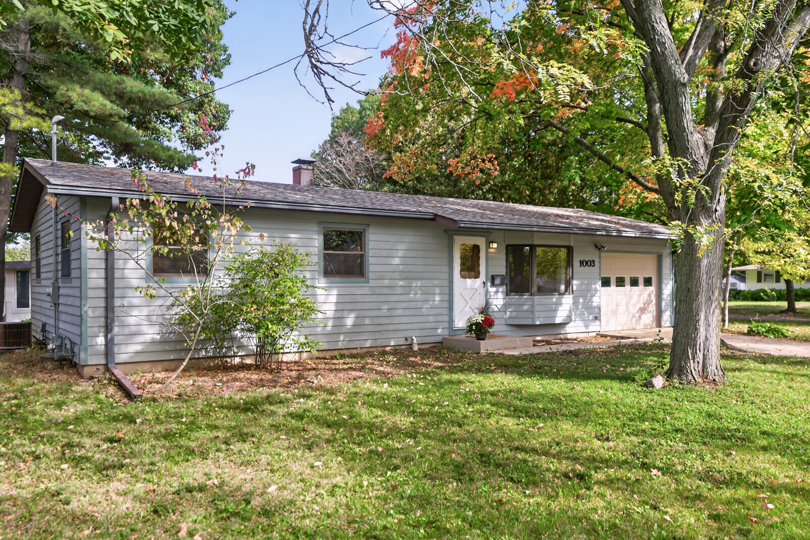 1003 Susan Court — photo