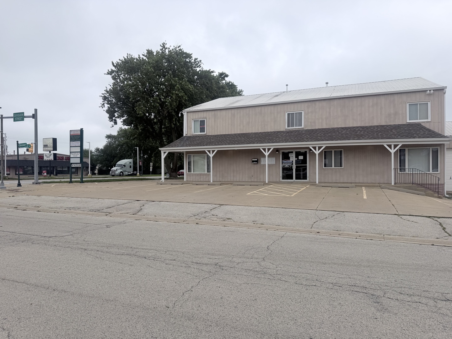 10 N Locust Street — photo