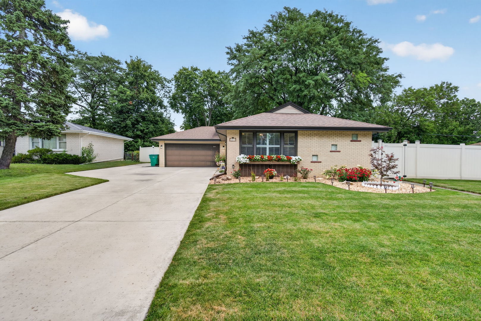 1043 Walter Street — photo