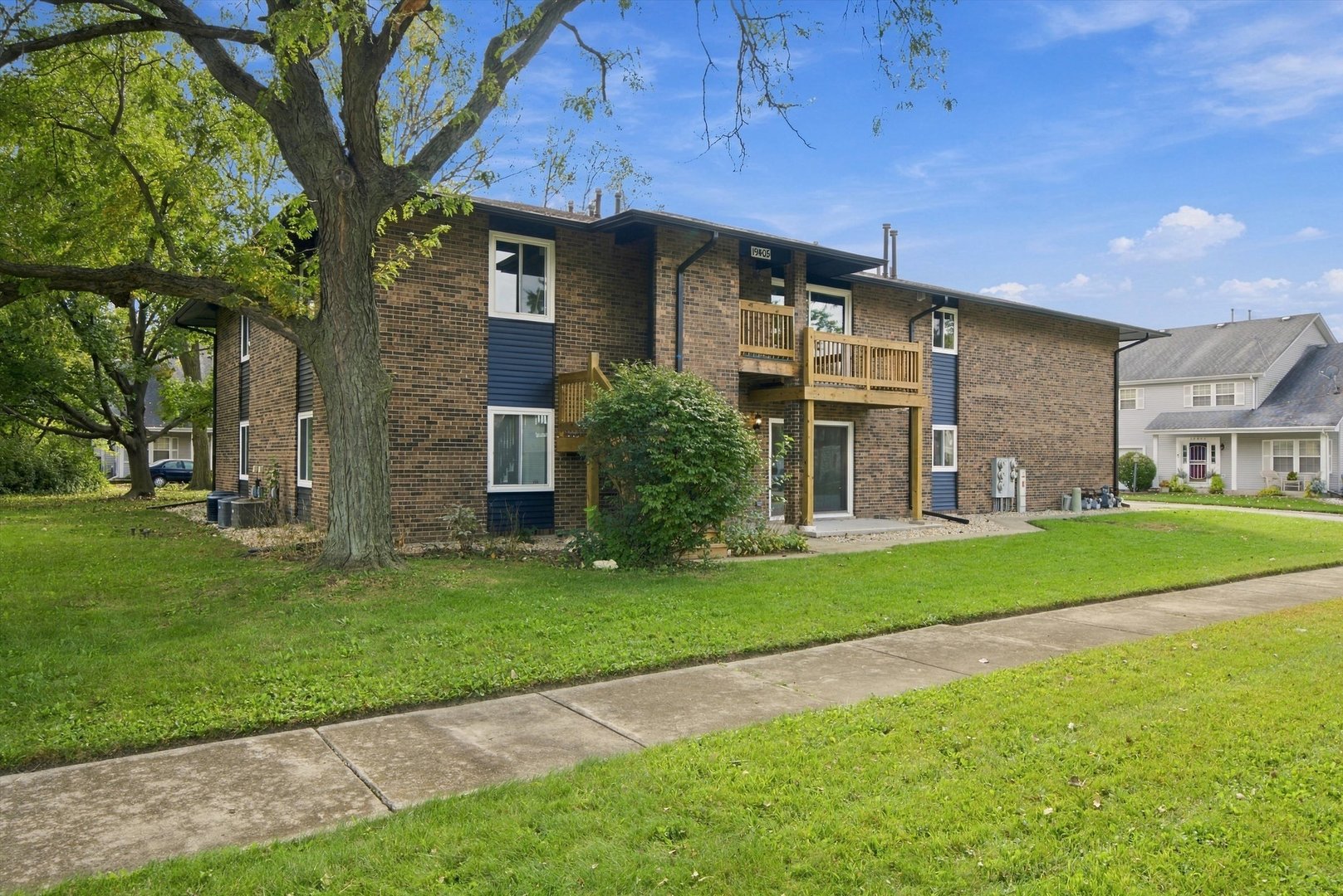 19401 Oakwood Avenue Unit a — photo
