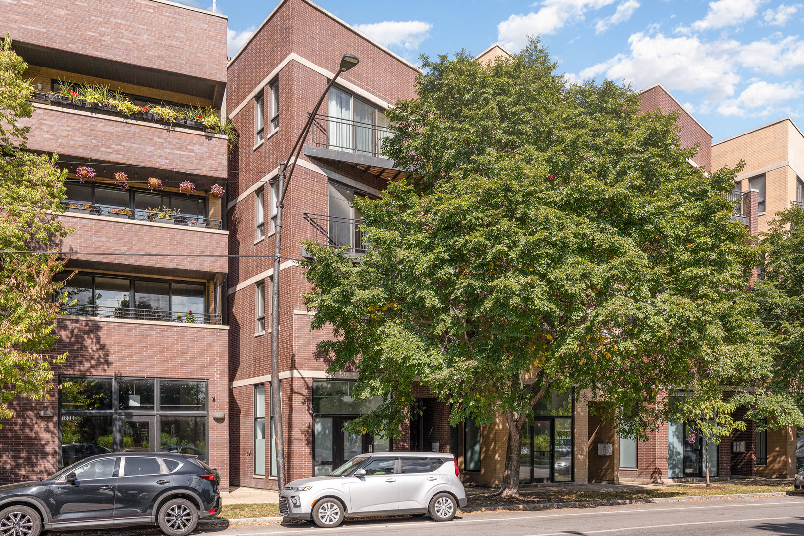 2818 W Chicago Avenue Unit 2 — photo