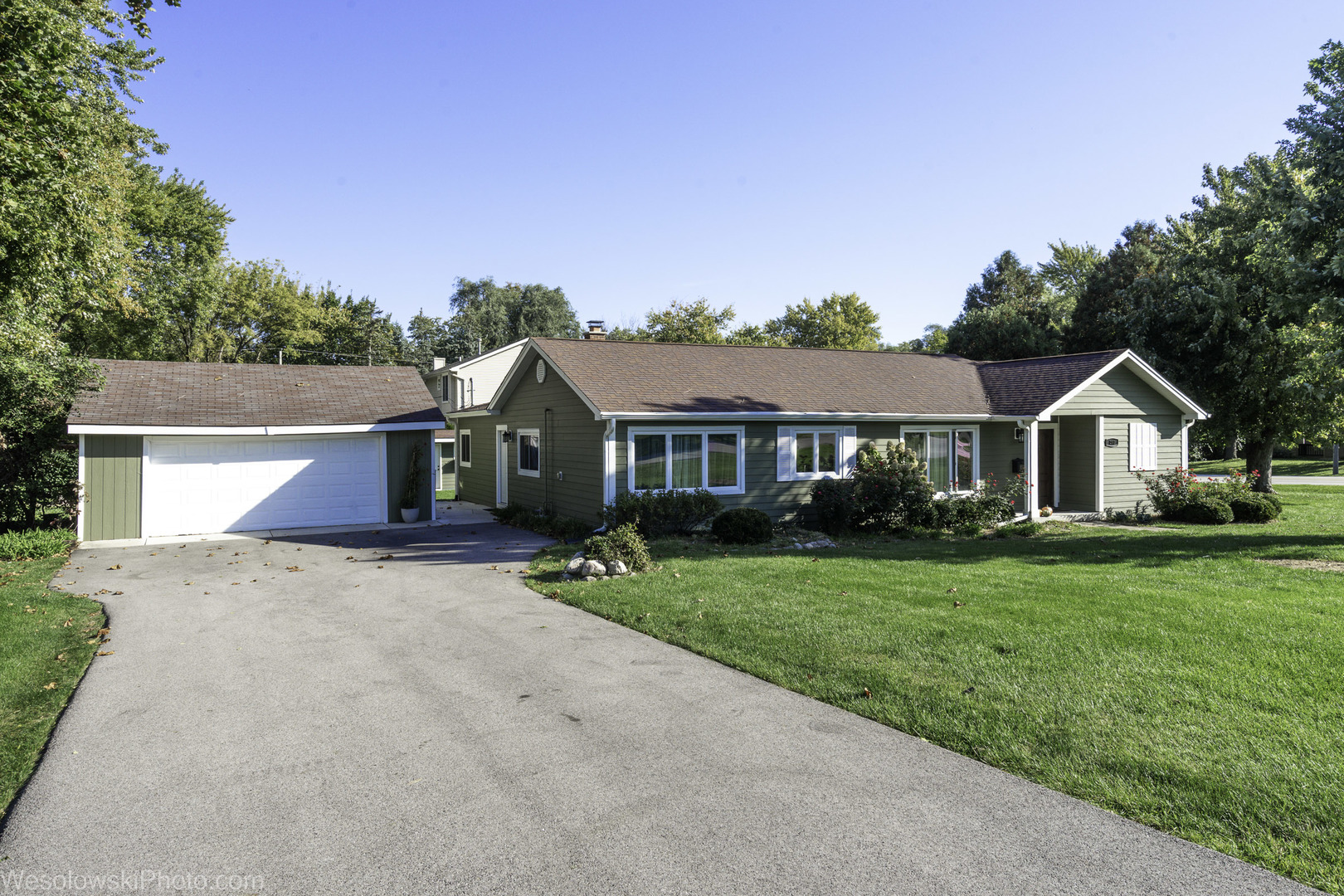 290 Hawthorn Lane — photo