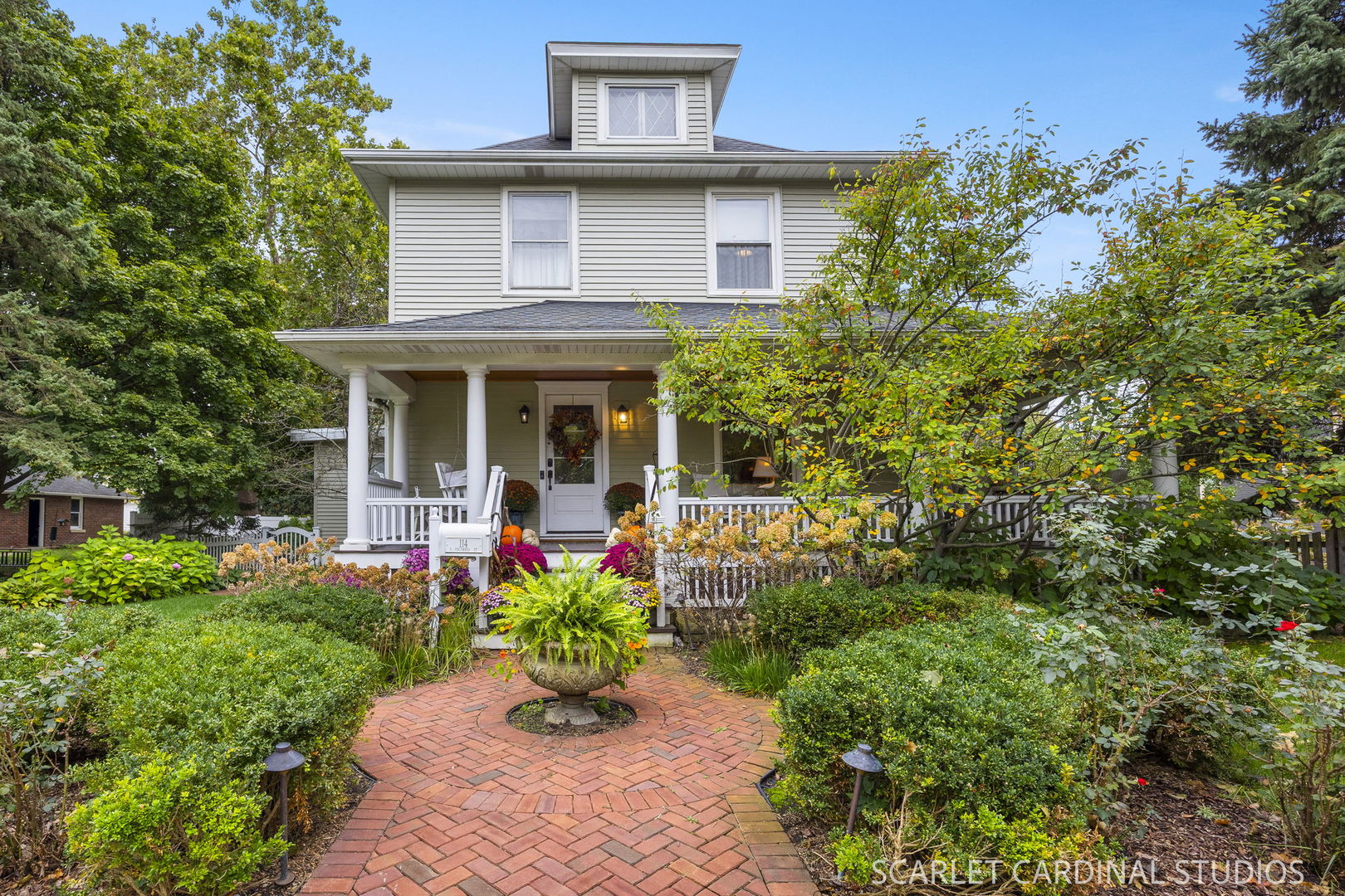114 S Columbia Street — photo