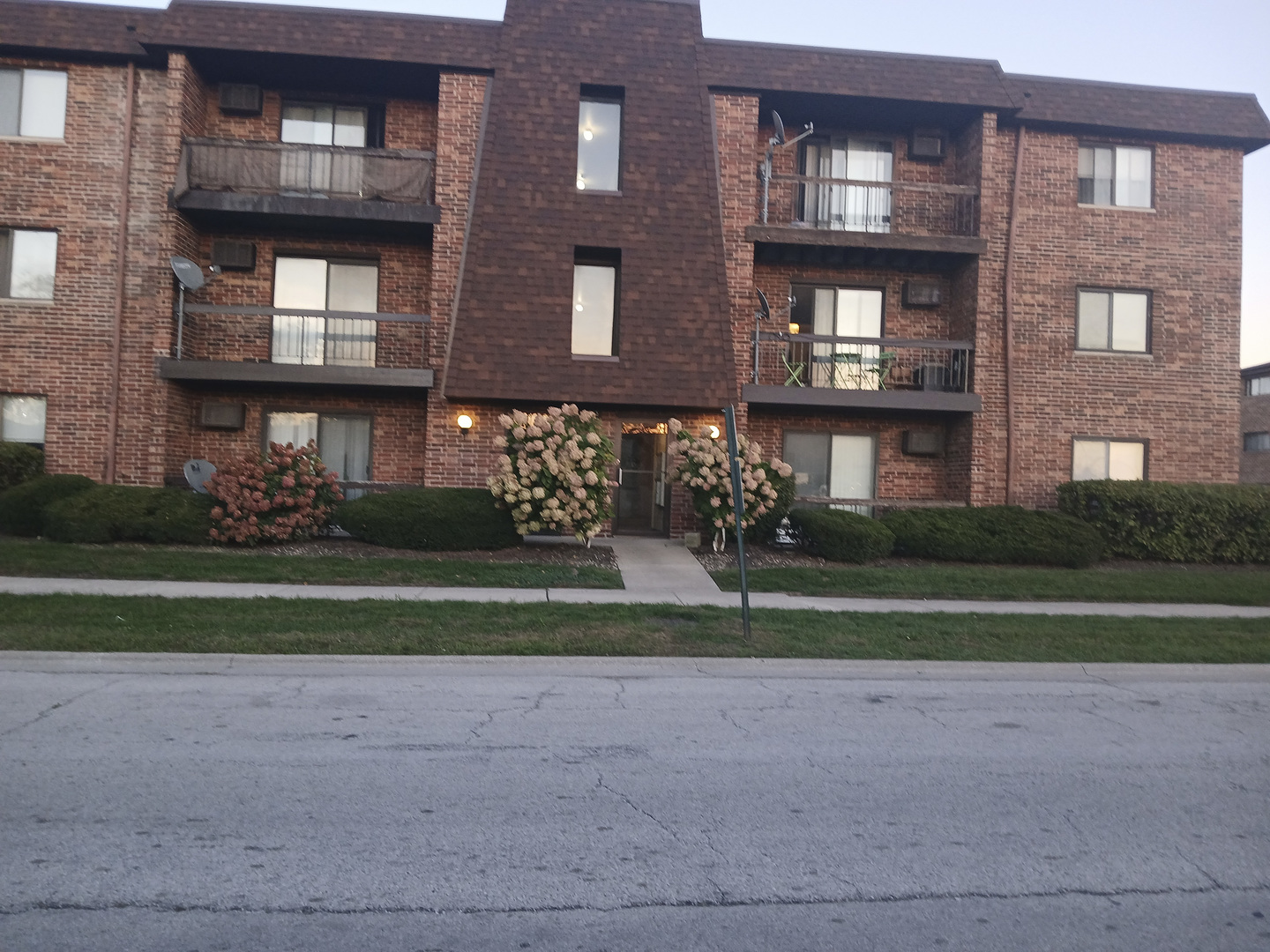 14545 S Manistee Avenue Unit 1a — photo