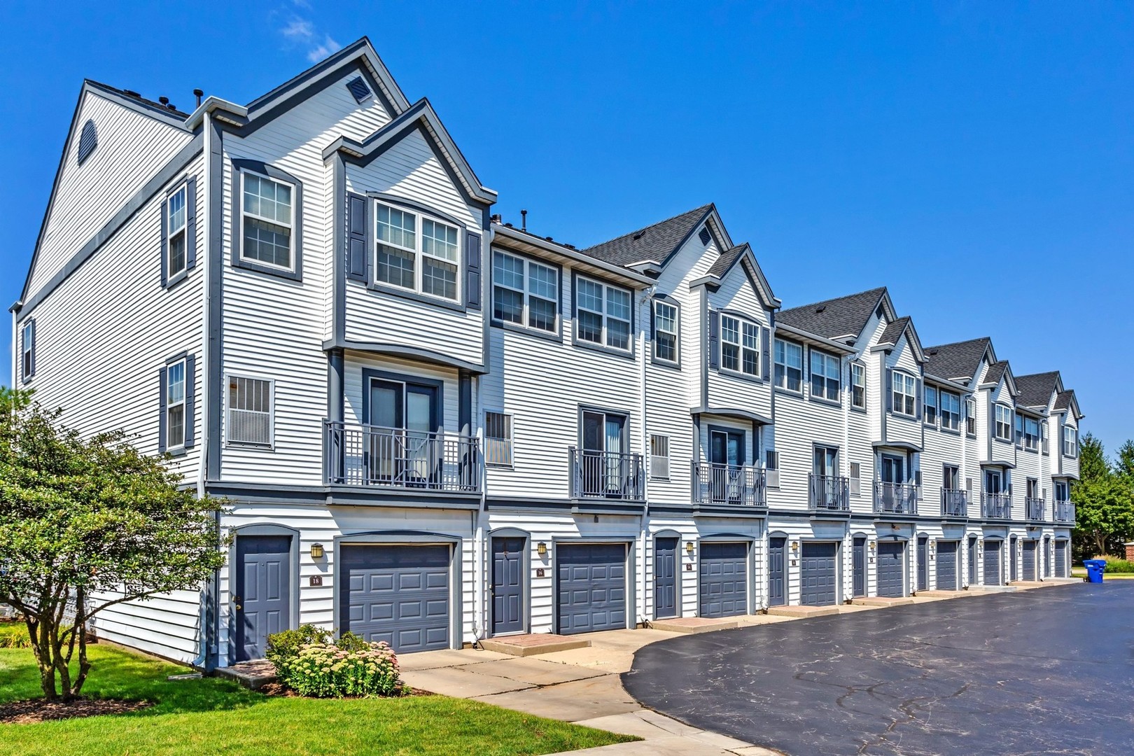 382 Haydn Court Unit 382 — photo