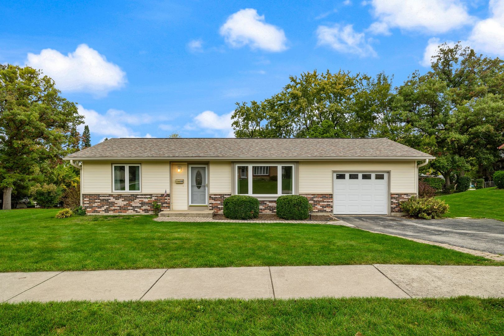 911 Melrose Court — photo