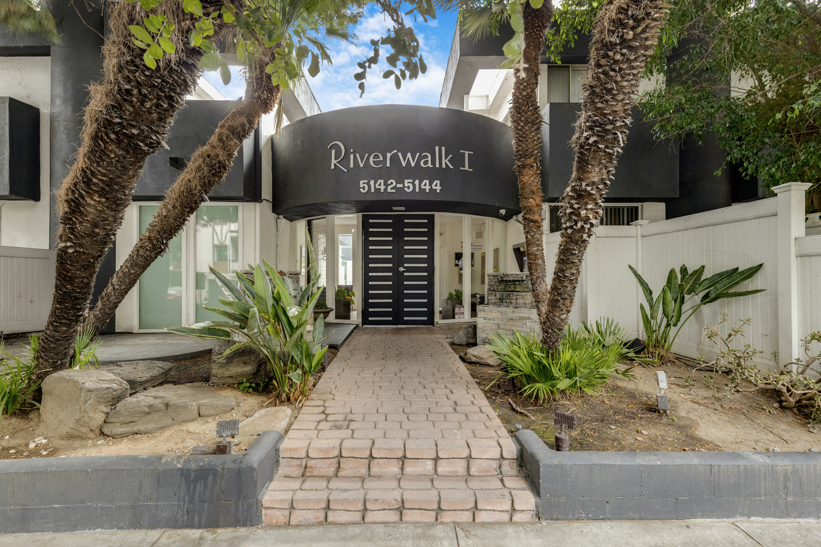 5142 Zelzah Avenue Unit 25 — photo