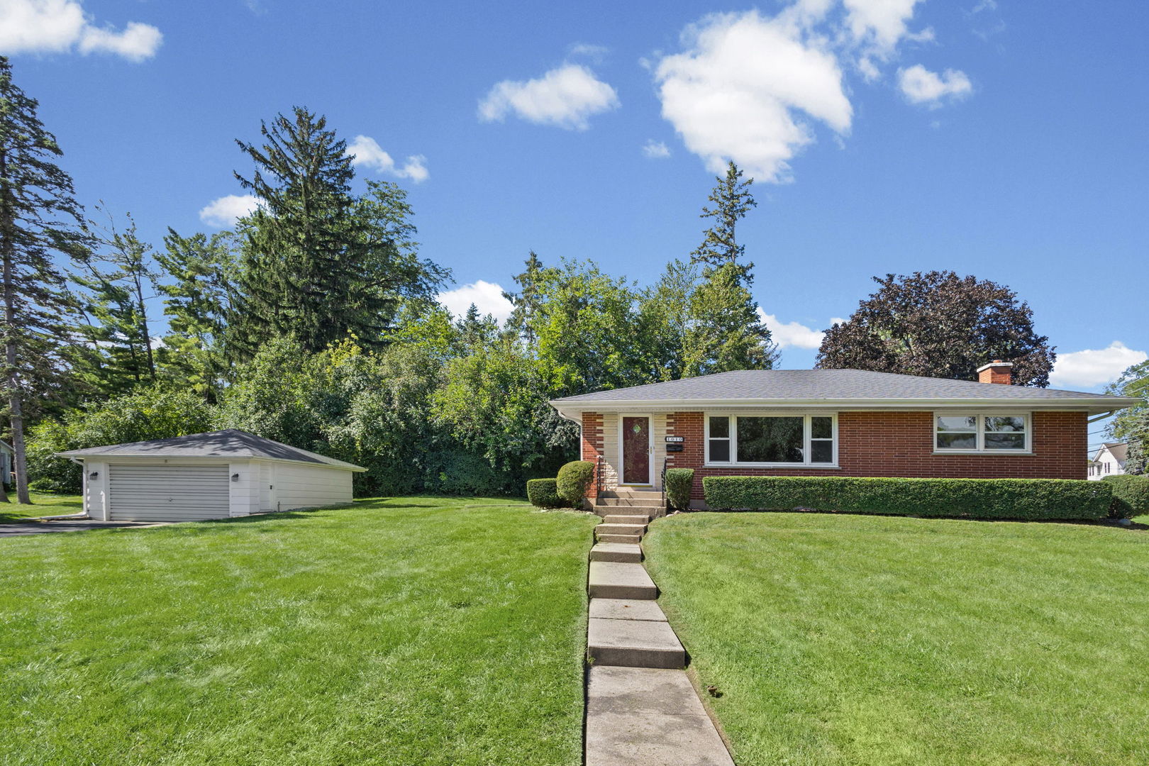 1010 Laursen Court — photo