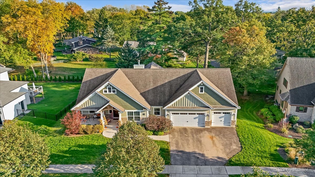 209 Burr Oak Circle — photo