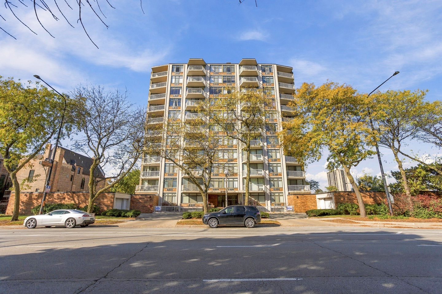 3100 S King Drive Unit 602 — photo