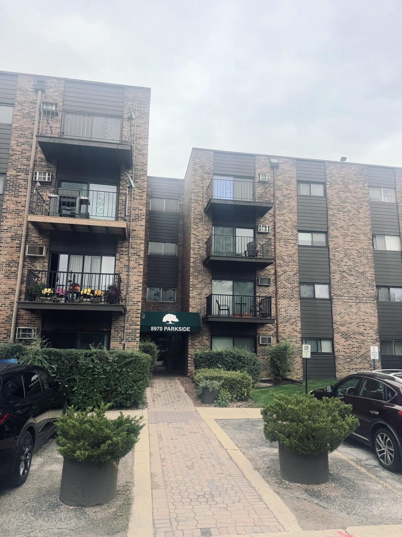 8970 N Parkside Avenue Unit 304 — photo