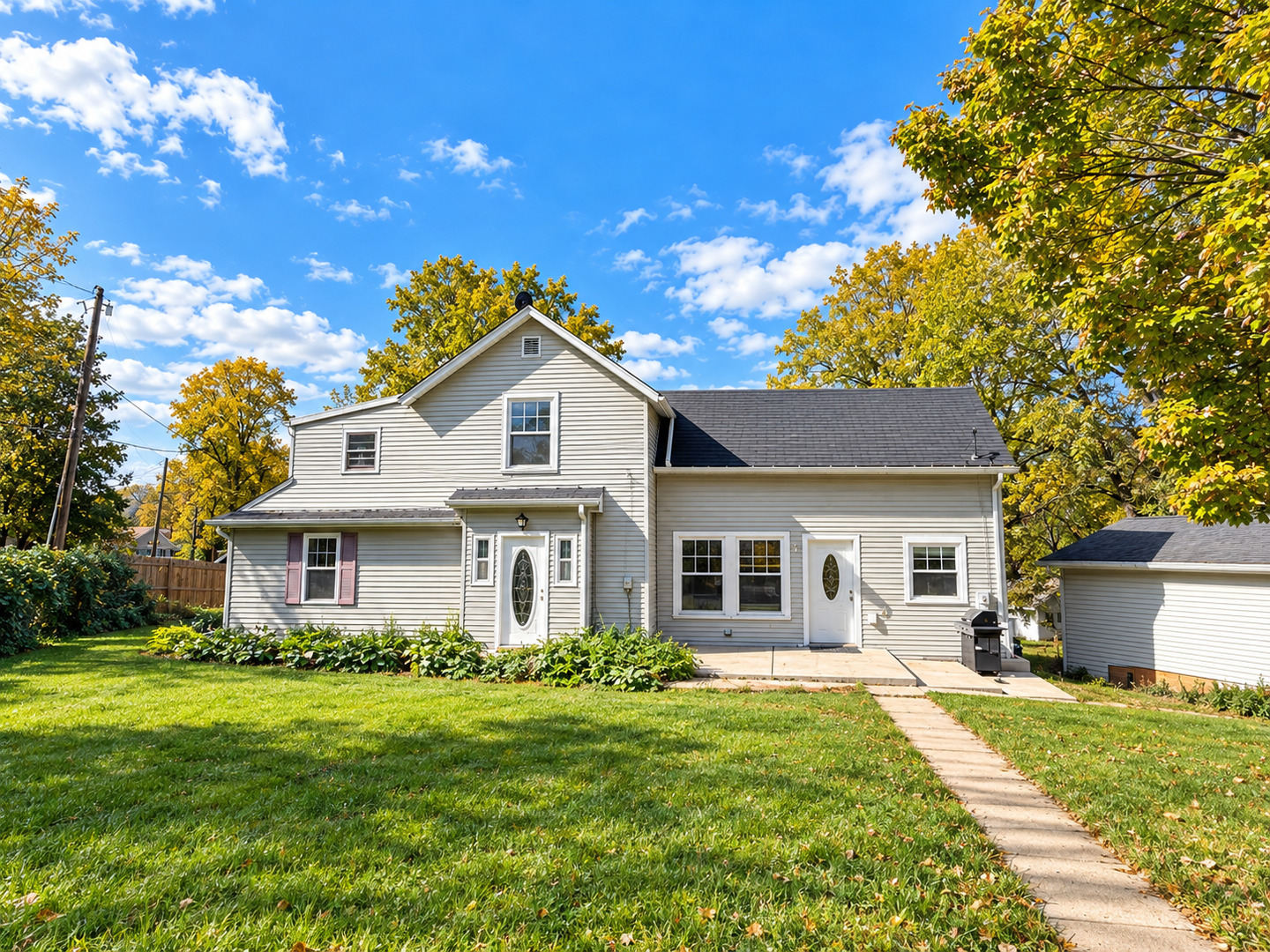 34W442 Lincoln Street — photo