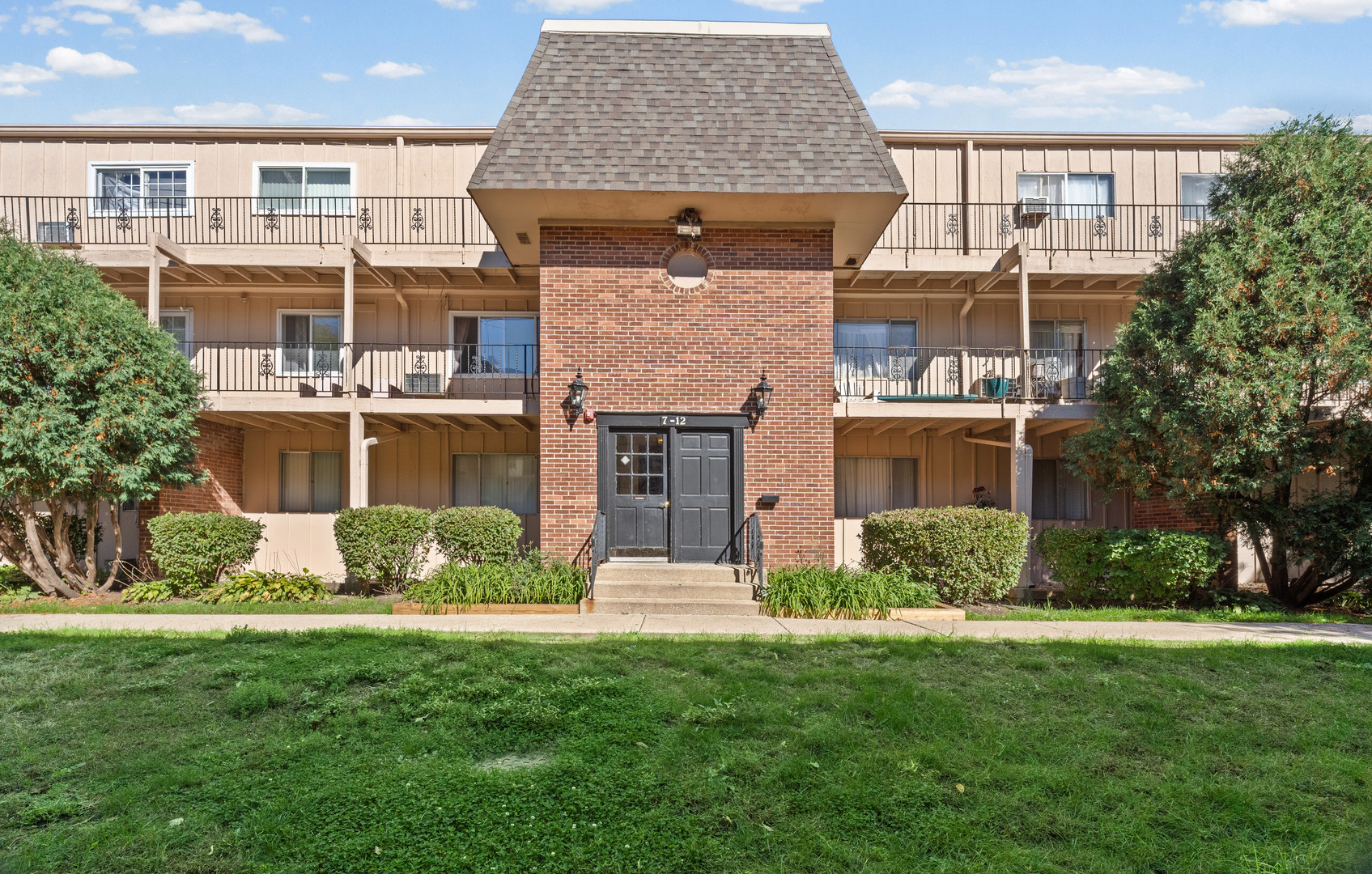 2404 Algonquin Road Unit 11 — photo