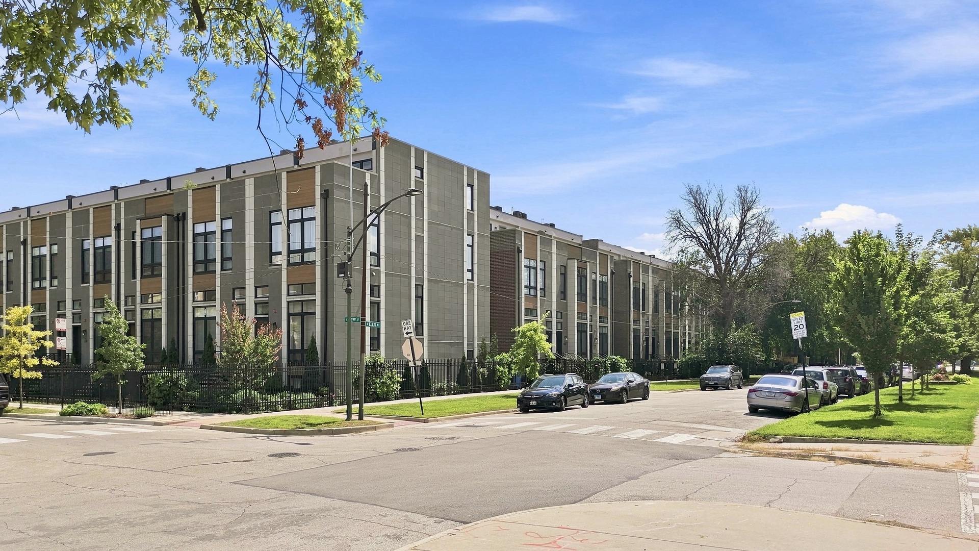 6227 S Ellis Avenue Unit D — photo