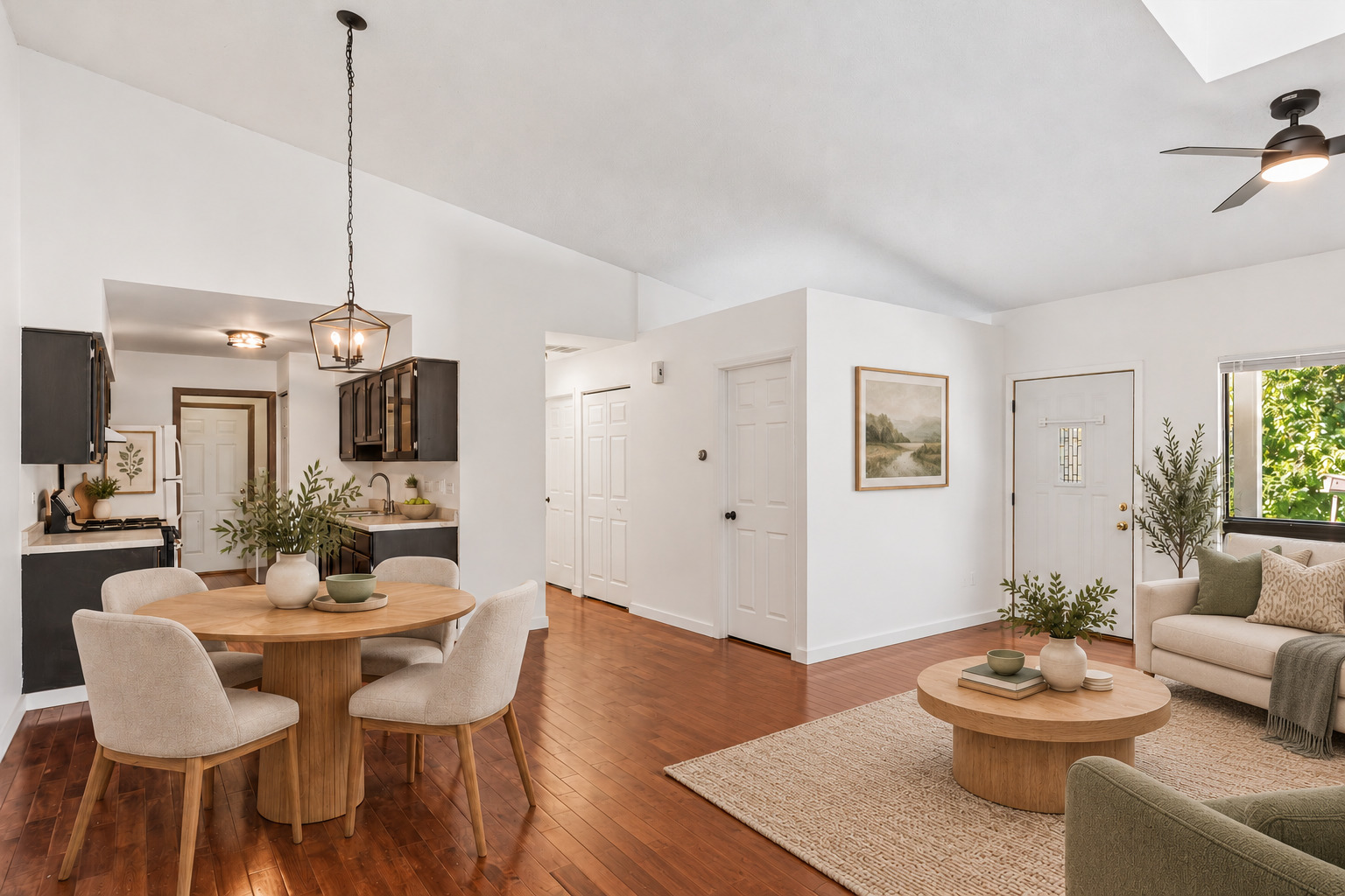 Home in Naperville, IL 60565 — photo 2