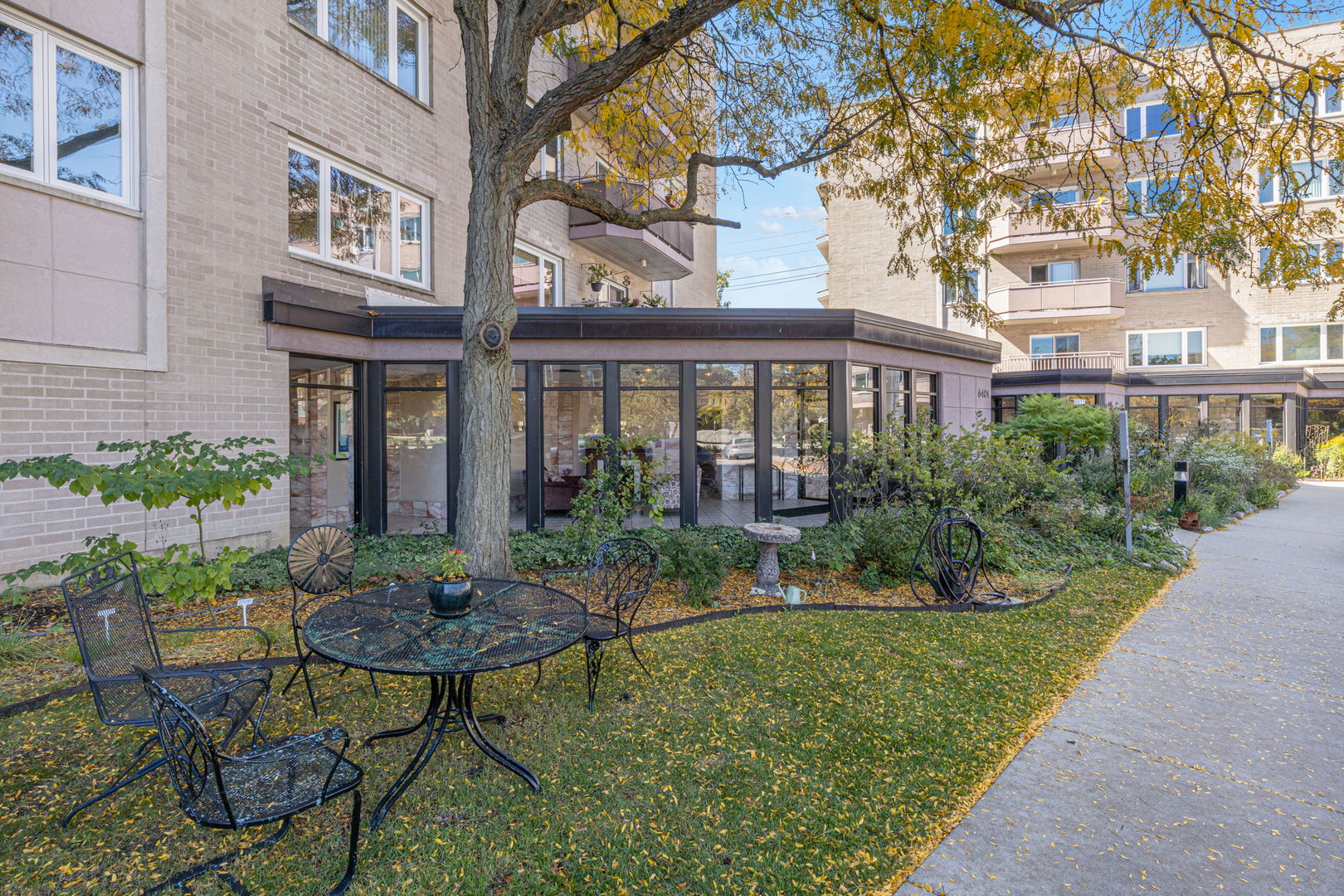 6401 Lincoln Avenue Unit 210 — photo