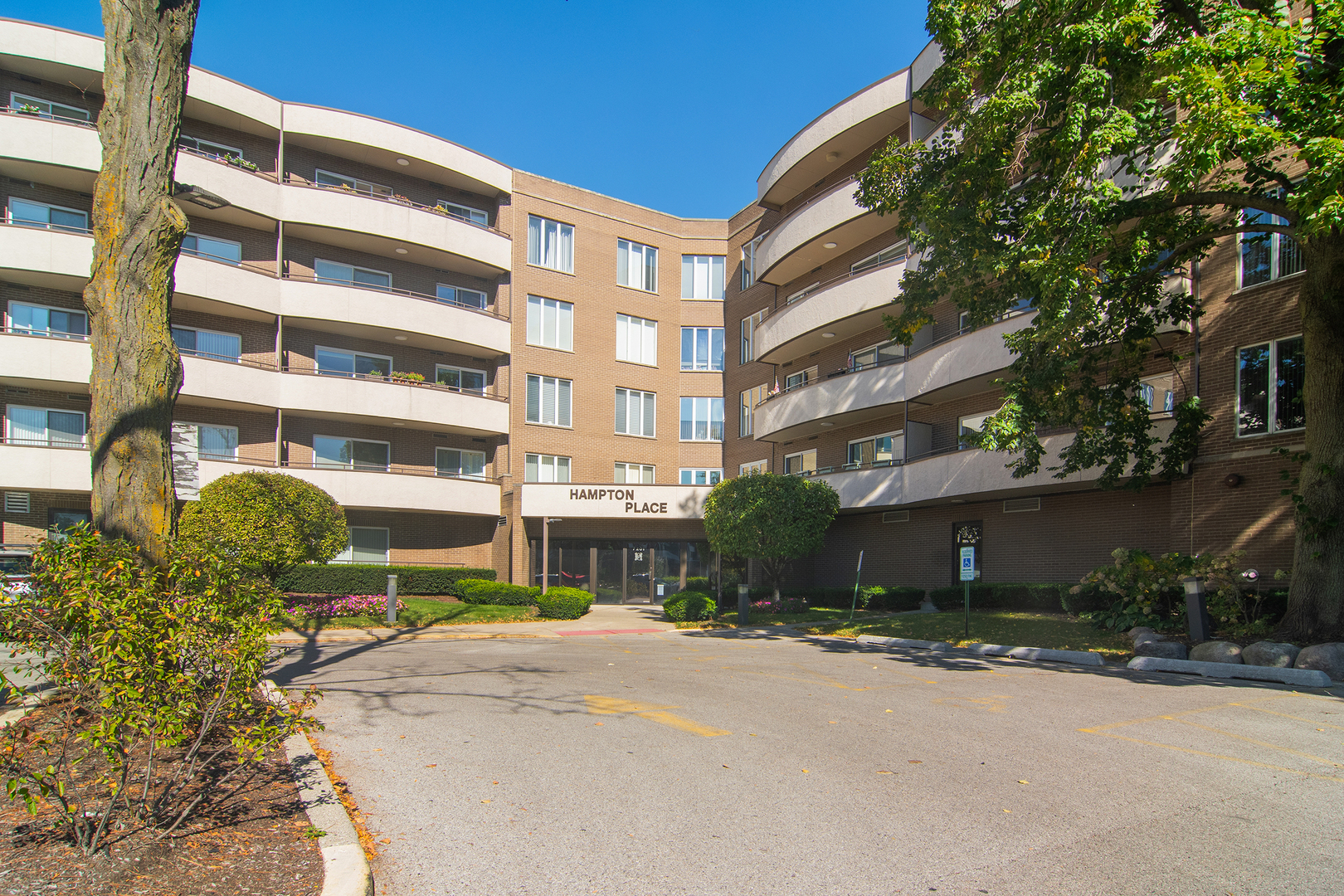 7201 N Lincoln Avenue Unit 315 — photo