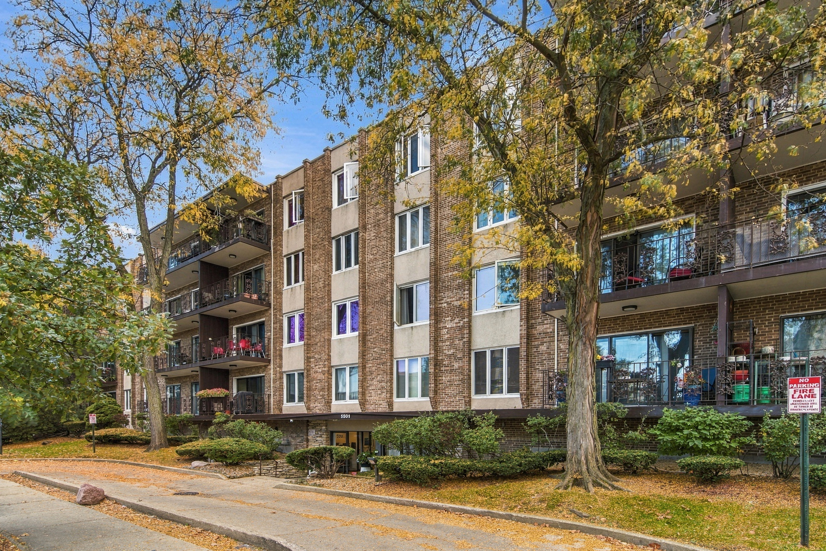 5501 Lincoln Avenue Unit 206 — photo