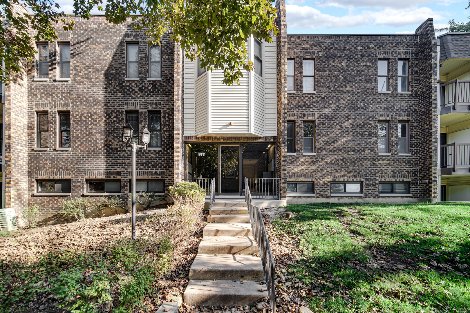 2025 Country Club Drive Unit 11 — photo