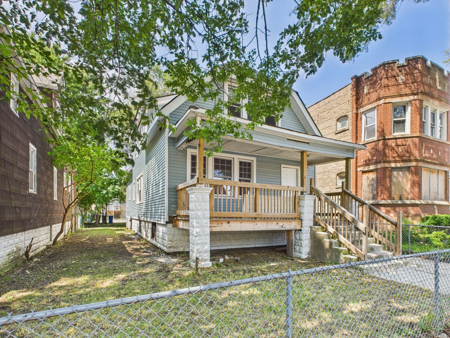 Home in Chicago, IL 60628 — photo 3