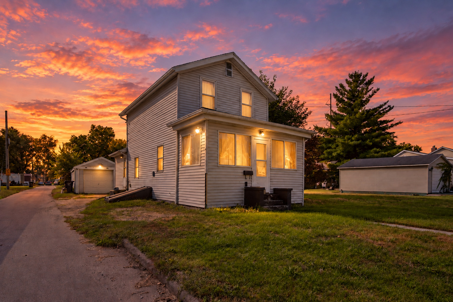 413 W Superior Street — photo