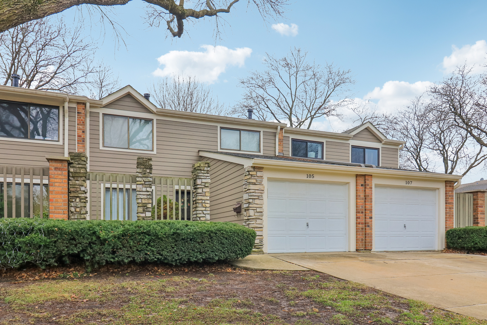 105 W Dover Drive — photo