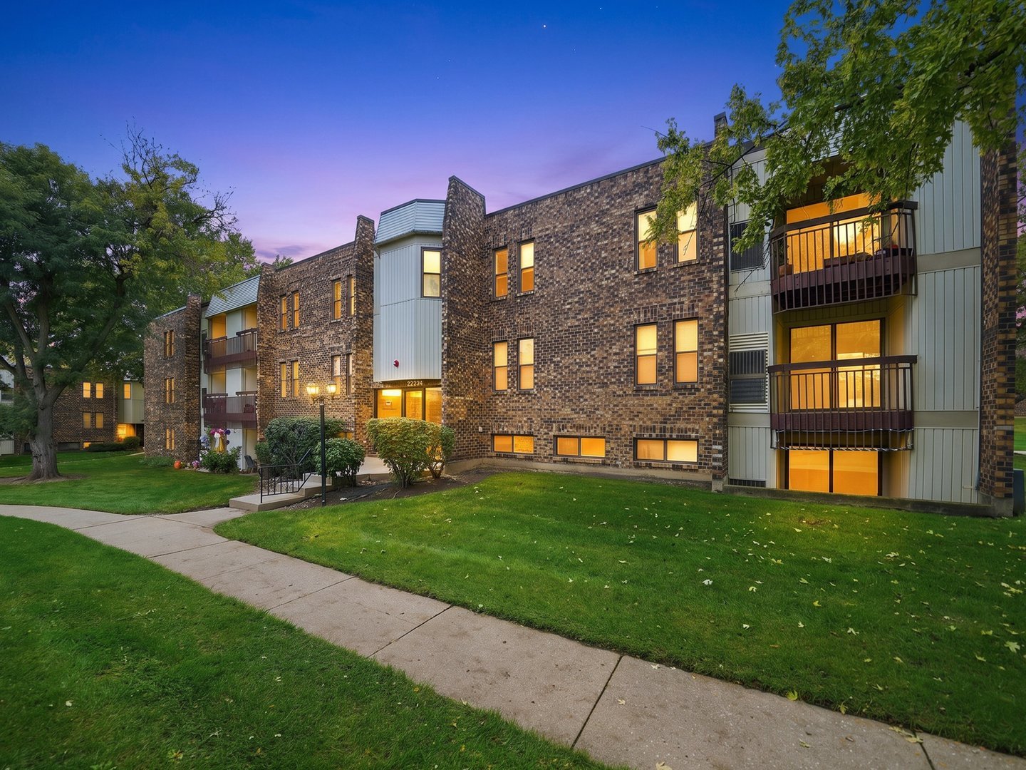 2214 Country Club Drive Unit 25C — photo