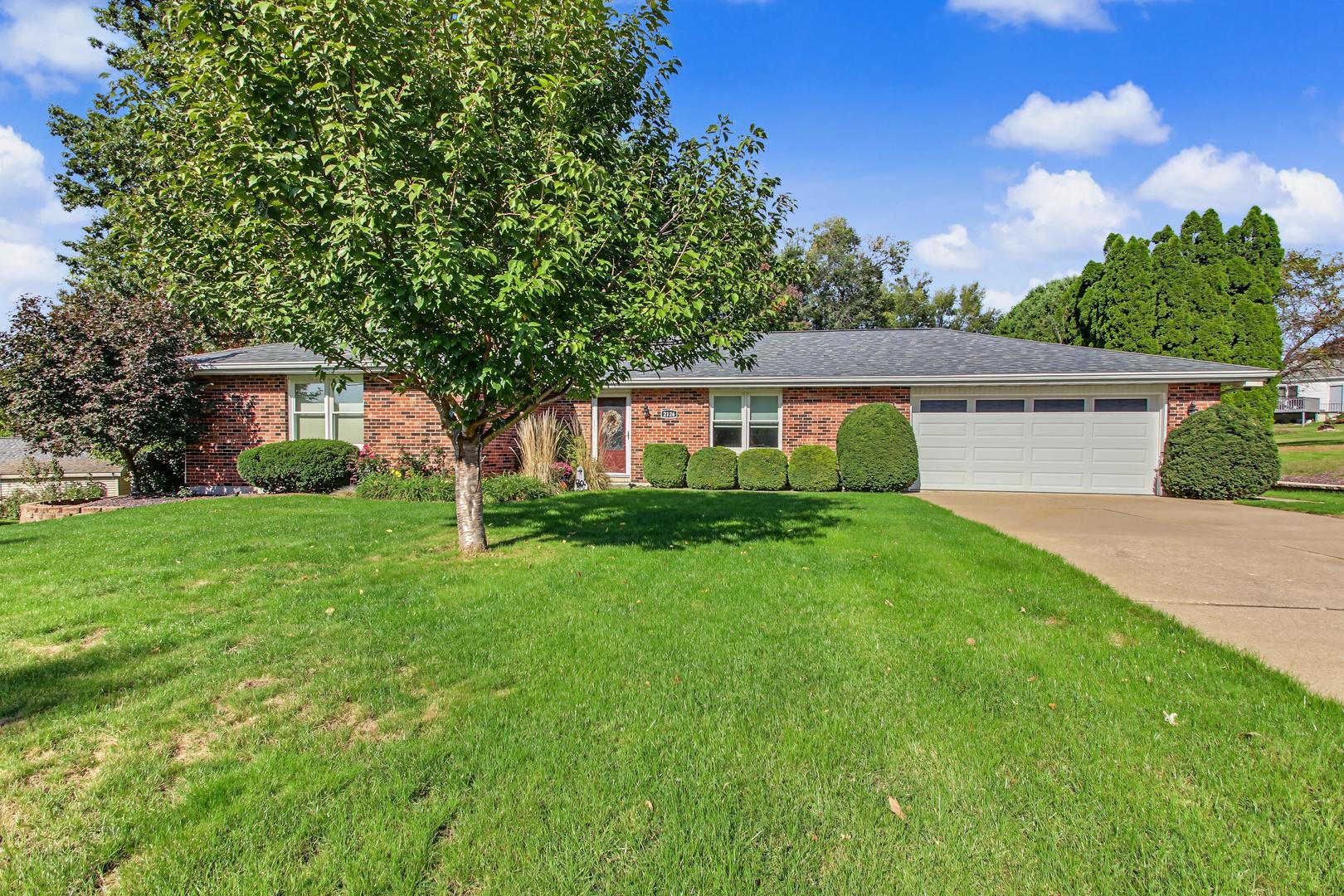 2126 W Huntington Drive — photo