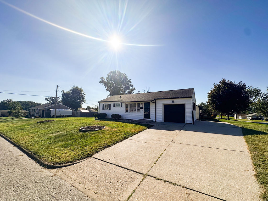 9 Glenview Drive, Decatur, IL 62521 — photo 3