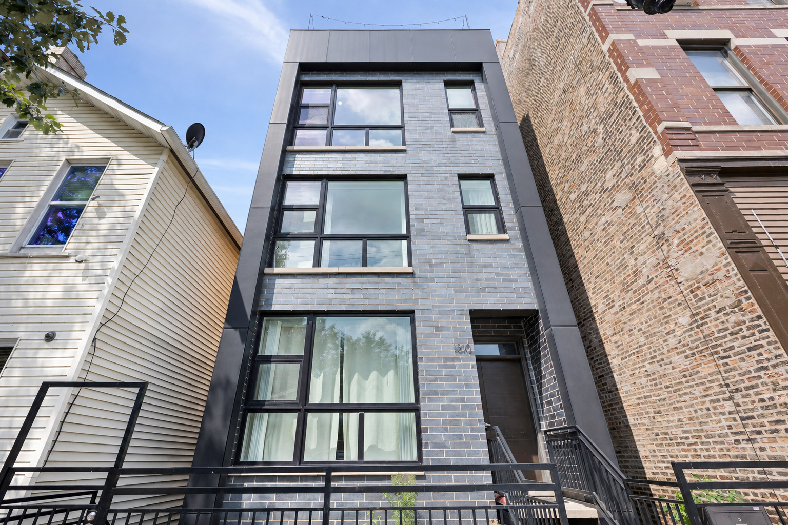 1810 S Racine Avenue Unit 3 — photo