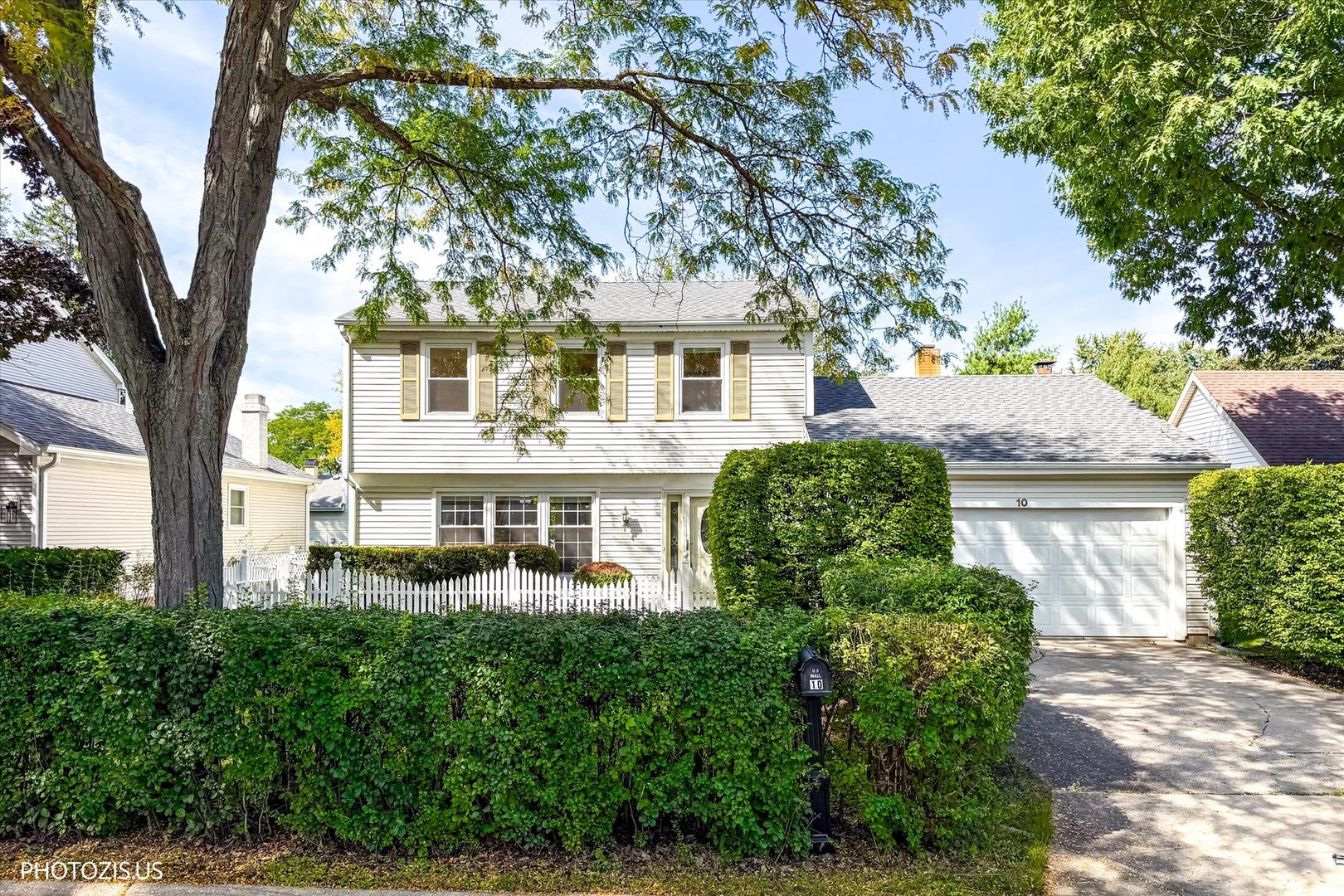 10 Mayflower Road — photo
