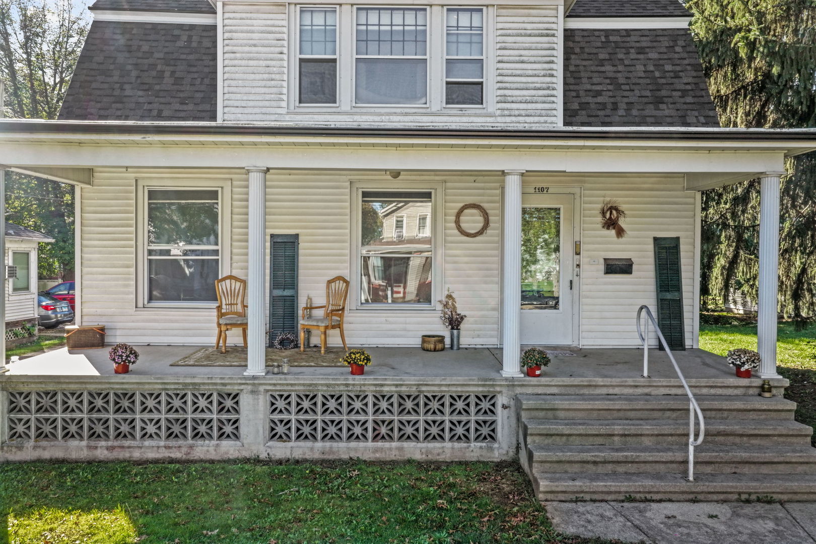 Home in Mendota, IL 61342 — photo 2