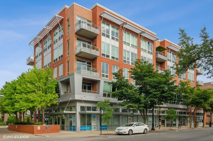 4846 N Clark Street Unit 208 — photo