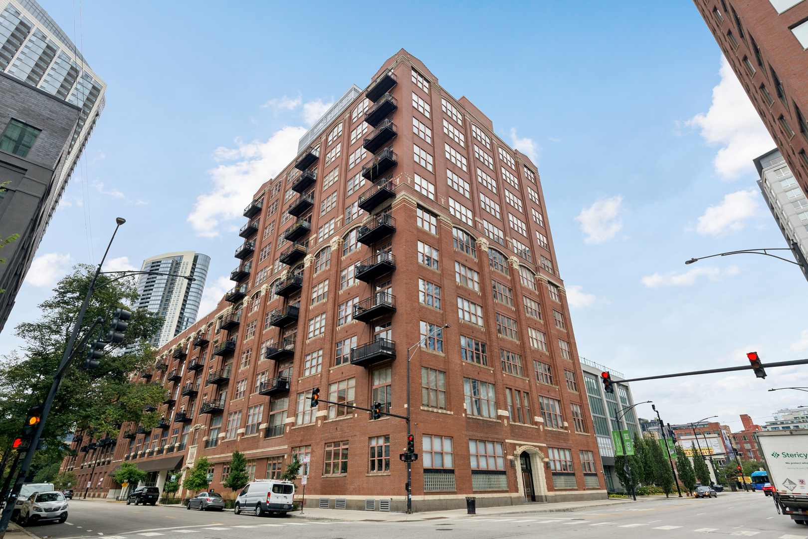 360 W Illinois Street Unit 7a — photo