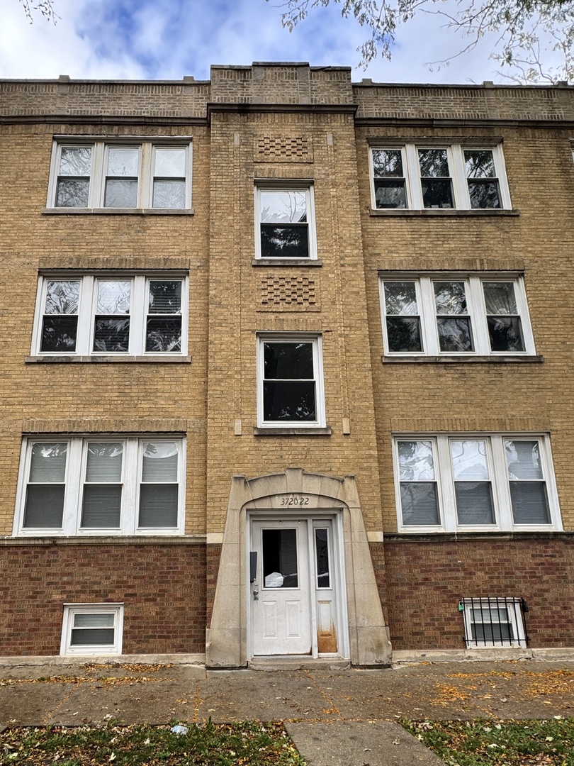 3722 W School Street Unit 1W — photo