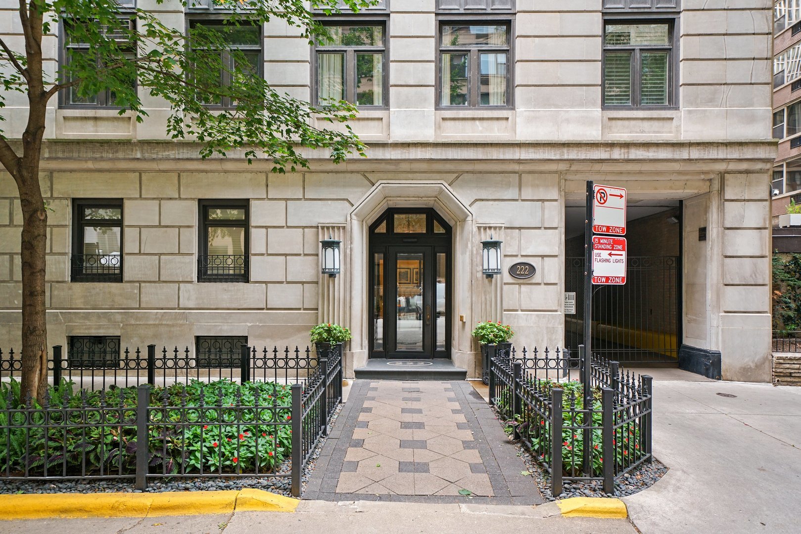 222 E Chestnut Street Unit 5B — photo