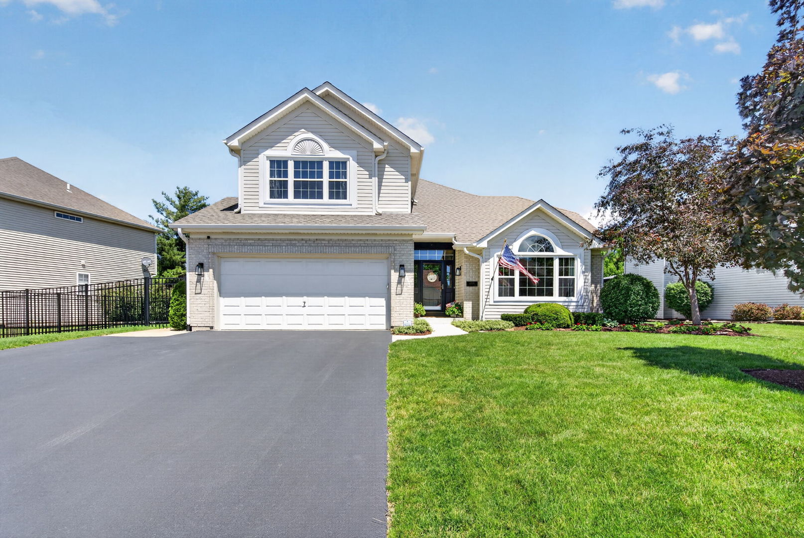 2214 Stonehaven Drive — photo